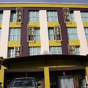 Grand Medallion Hotel